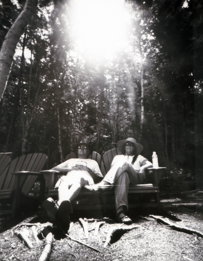 Image of Amy and Paul having a picnic